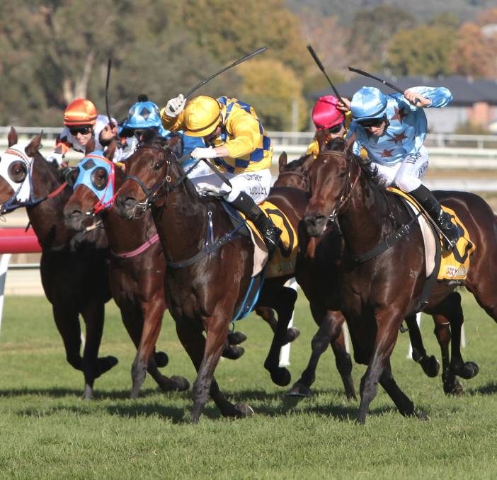 ERIKABlackfriars mare storms down the outside to win at Wagga
